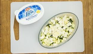 versare le zucchine nella pirofila