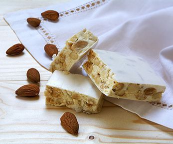 Come fare il torrone bianco Come fare il torrone bianco